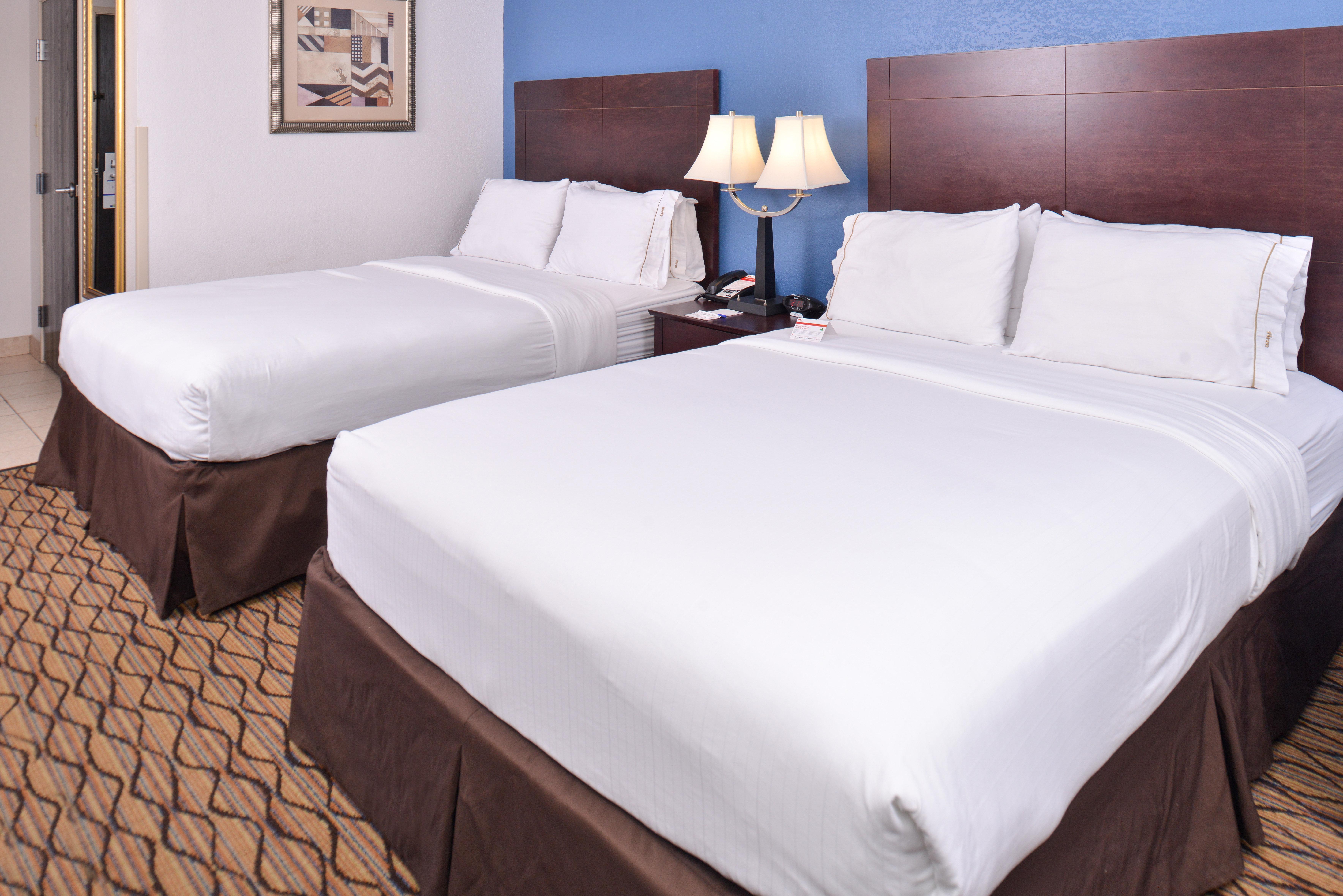 Holiday Inn Express & Suites Central Omaha By Ihg Exterior photo