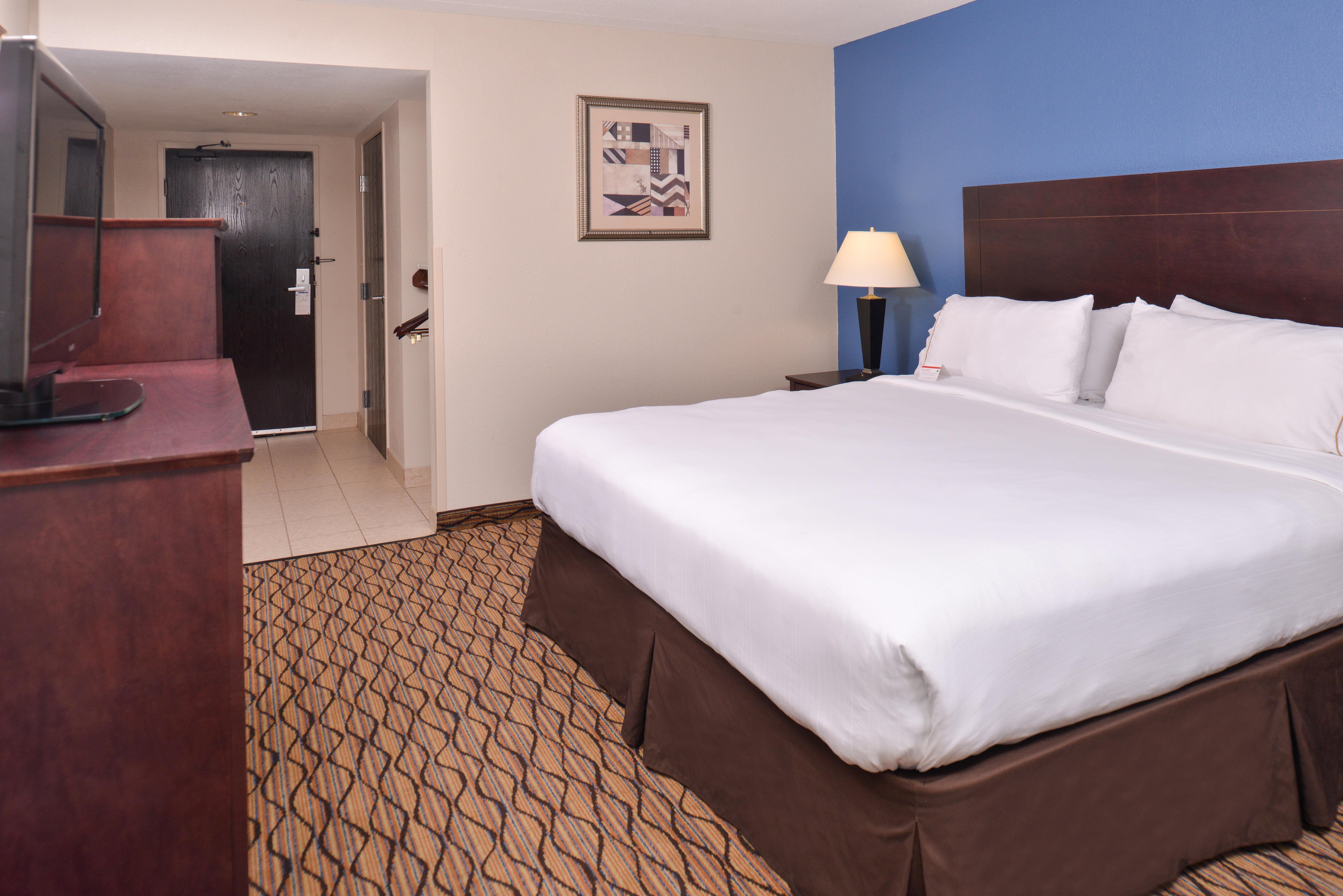 Holiday Inn Express & Suites Central Omaha By Ihg Exterior photo